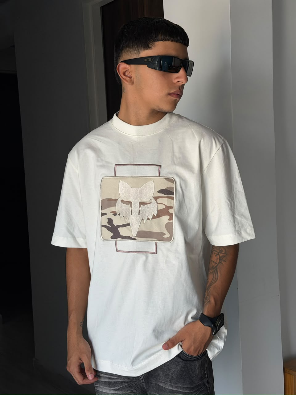 CAMISETA BLANCA GRAFICO VINTAGE FRONTAL