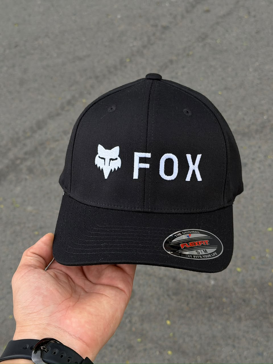 Gorra fox Flexfit negra logo blanco