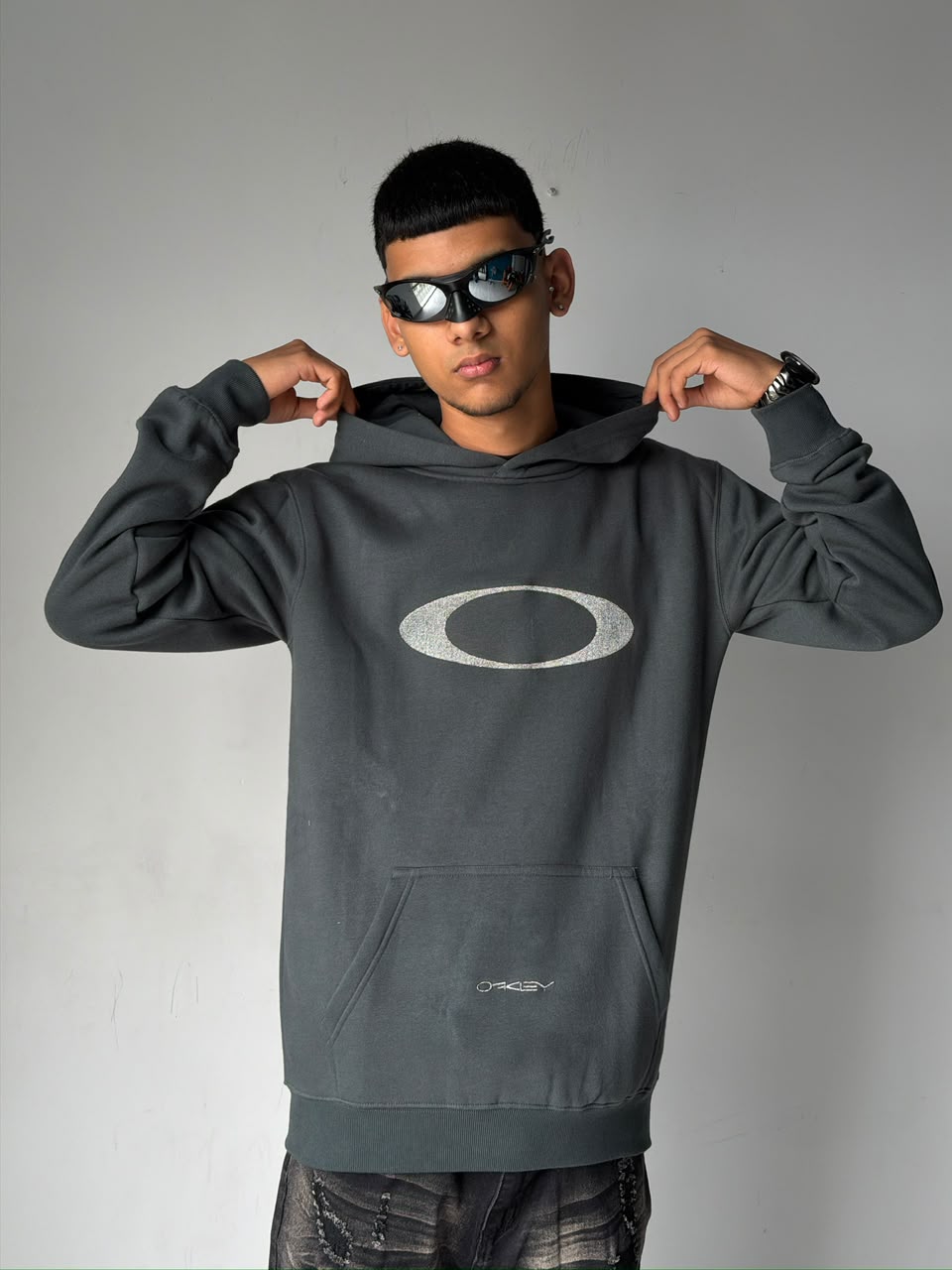 Oakley Gris Oscuro