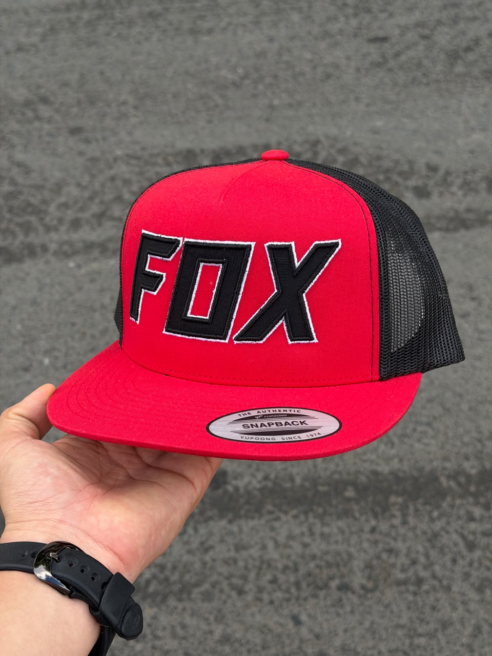 Gorra Fox — Rojo / Negro — Letras