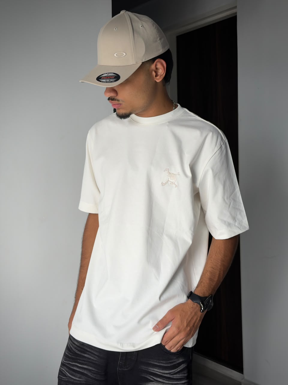 CAMISETA BLANCA LOGO MINIMALISTA