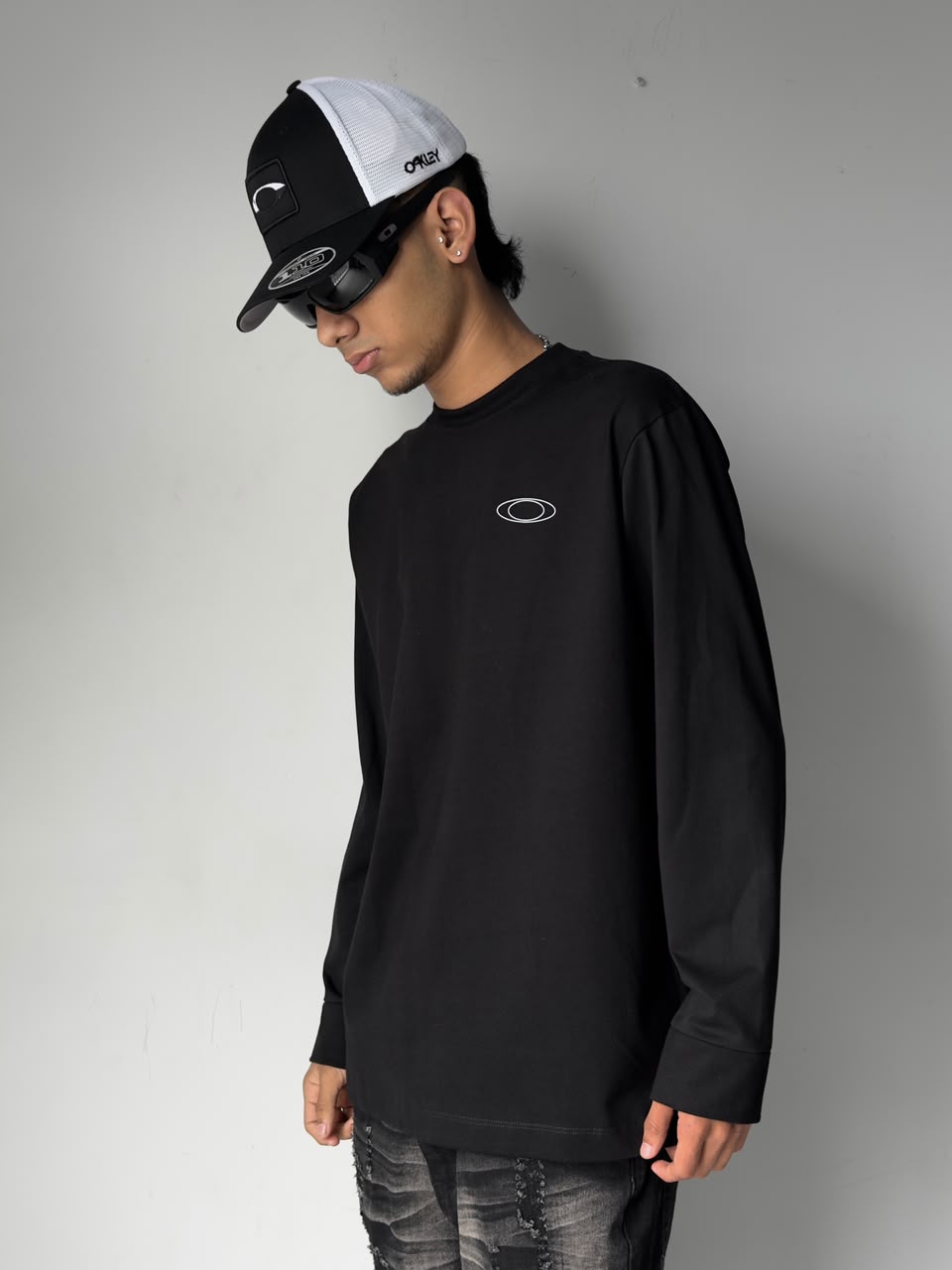 BUZO MANGA LARGA OAKLEY NEGRO LOGO BLANCO