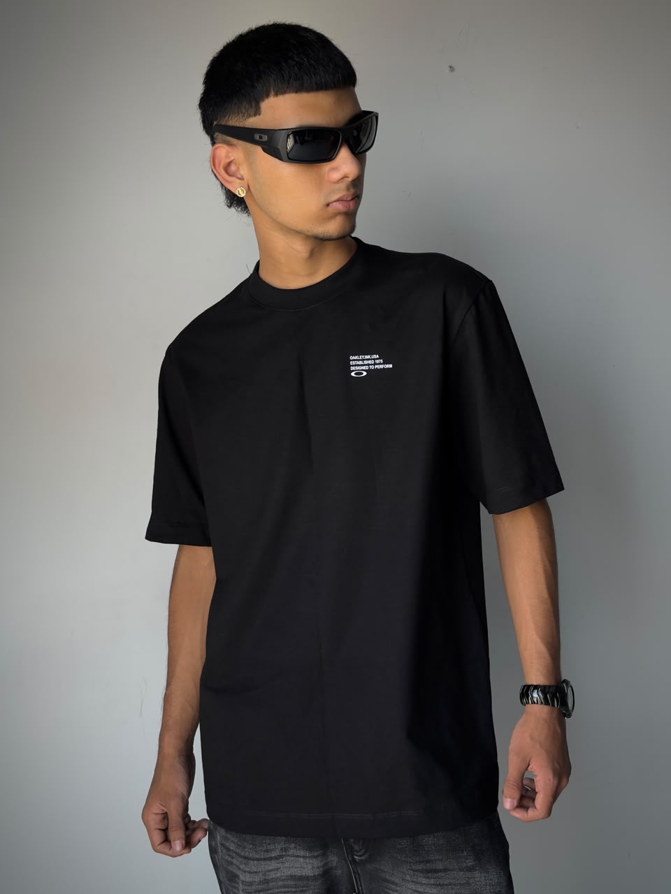 CAMISETA OAKLEY NEGRO LOGO BLANCO 02
