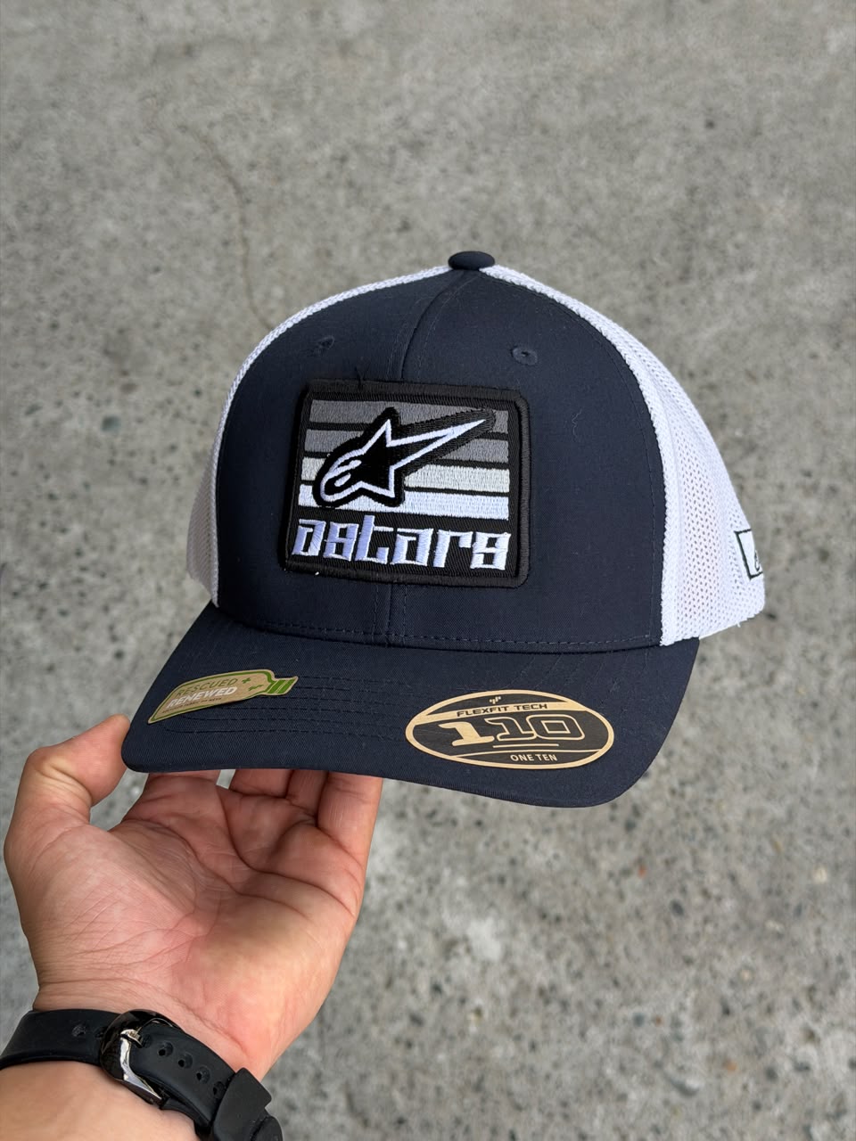 Gorra Alpinestars — Azul oscuro / Blanco — Parche