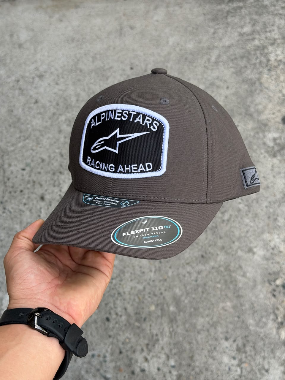 Gorra Alpinestars — Gris — Parche Racing Ahead